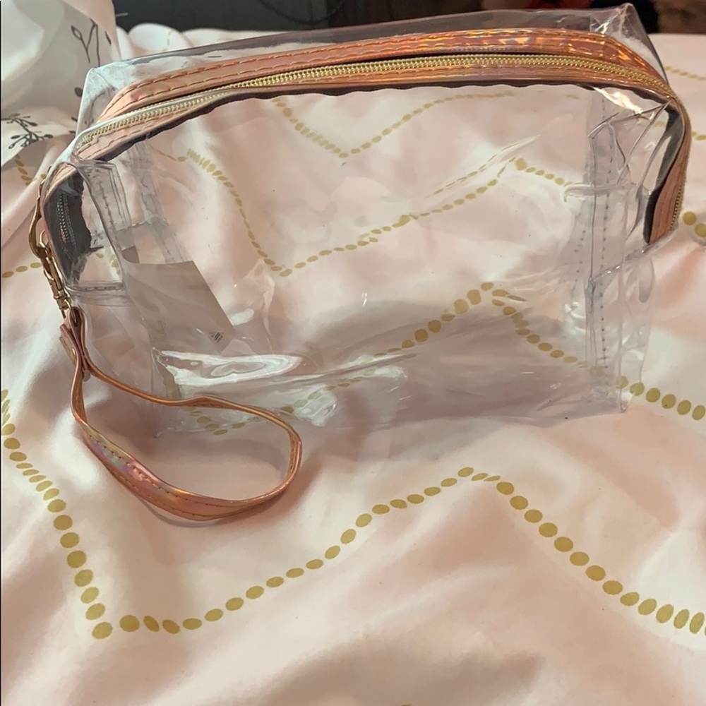 I’m selling a makeup bag from RedSky.